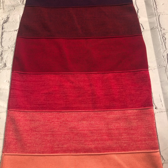 Gorgeous Bandage Express dress - Picture 3 of 7